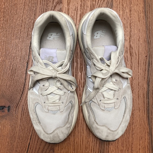 New Balance shoes - Picture 2 of 3